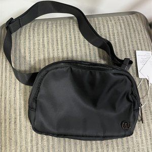 Lululemon Everywhere Belt Bag 1L New Black Crossbody bag